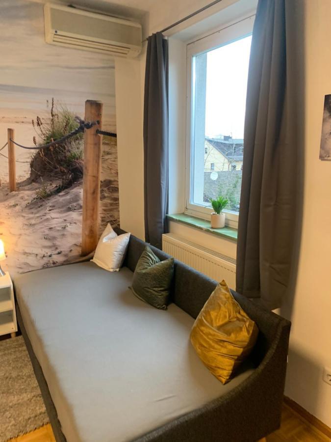 Mainpark 4 Schlafzimmer Bis Zu 10 Personen Direkt Ueber Aschaffapartment Bei Aschaffenburg