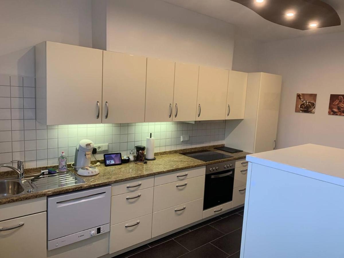 Mainpark 4 Schlafzimmer Bis Zu 10 Personen Direkt Ueber Aschaffapartment Bei Aschaffenburg Mainaschaff