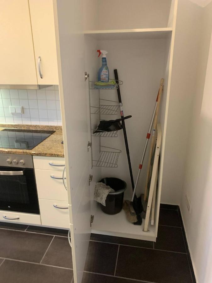 Mainpark 4 Schlafzimmer Bis Zu 10 Personen Direkt Ueber Aschaffapartment Bei Aschaffenburg Apartment Mainaschaff