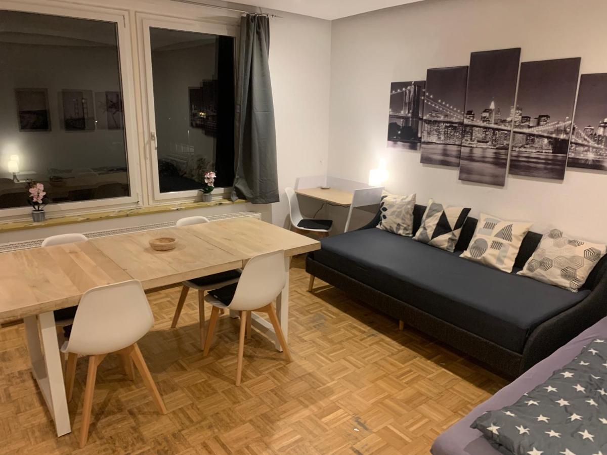 Apartment Mainpark 4 Schlafzimmer Bis Zu 10 Personen Direkt Ueber Aschaffapartment Bei Aschaffenburg